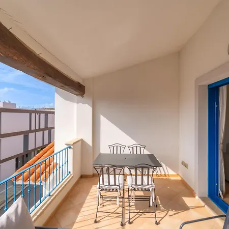 Seaside Terrace By Domusaway *