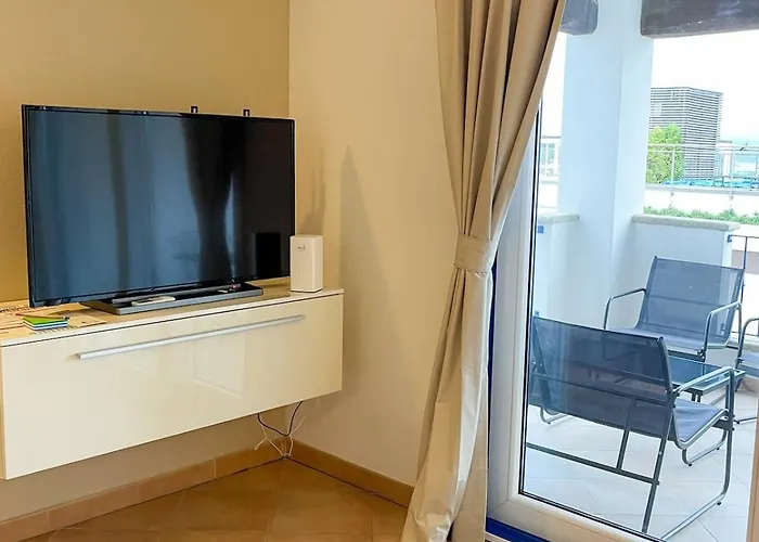 Seaside Terrace By Domusaway *